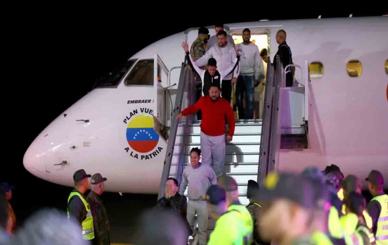 Venezuela y Estados Unidos acordaron reanudar los vuelos de repatriación de migrantes