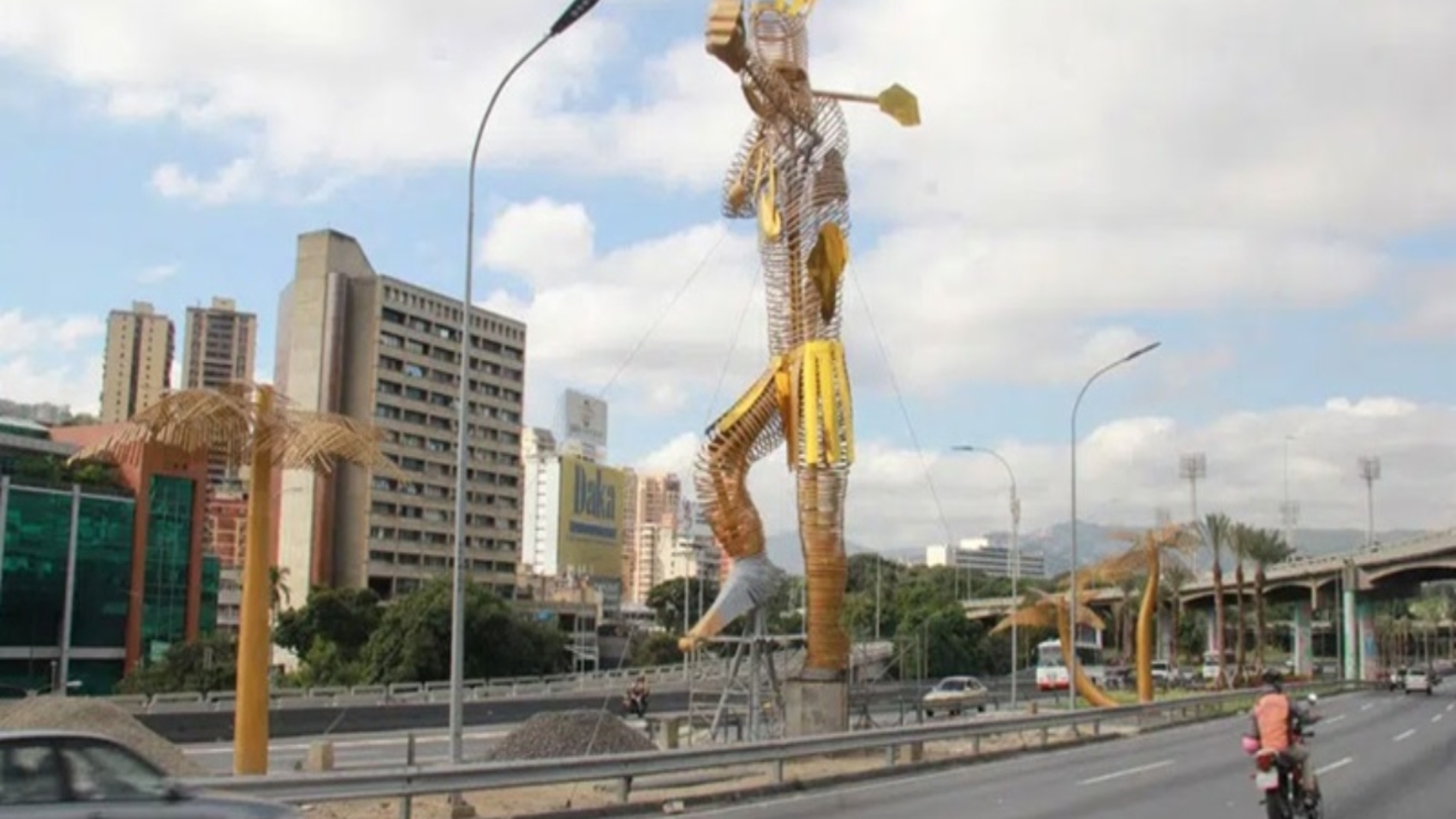 autopista-gran-cacique-guaicaipuro
