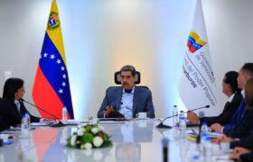 Presidente Maduro llama a empresas extranjeras a invertir en el petróleo venezolano