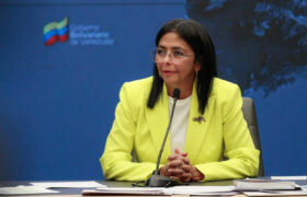 Delcy Rodríguez: Guyana viola el derecho internacional al tomar decisiones sobre un mar aún por delimitar