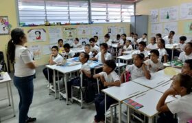 Niños y niñas de Baruta participaron en charlas sobre lombricultura y cultivo in vitro