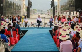 Jefe de Estado: Emotivo acto con mujeres de nuestra Patria reivindica luchas feministas