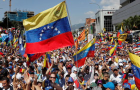 Rodríguez llama a una gran marcha en defensa de los migrantes venezolanos