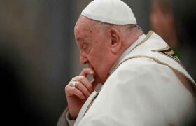 Papa Francisco envió condolencias tras terremoto en sur de Asia