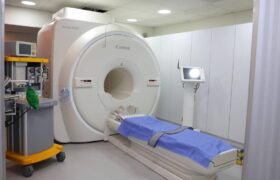 Gobierno Bolivariano entrega resonador magnético con IA integrada al Hospital Universitario de Caracas