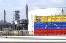 Delcy Rodríguez: Empresas petroleras solo requieren licencia de Venezuela para operar en el país