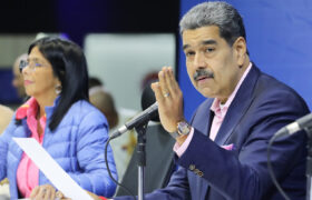 Presidente Maduro: Las bolsas de valores que no caen son las de Venezuela y China