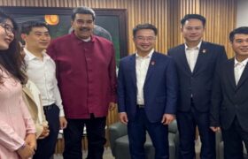 Presidente Maduro sostuvo encuentro con líderes de la juventud vietnamita