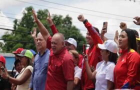 Cabello a los candidatos: Deben asumir la responsabilidad de estar en la calle todos los días