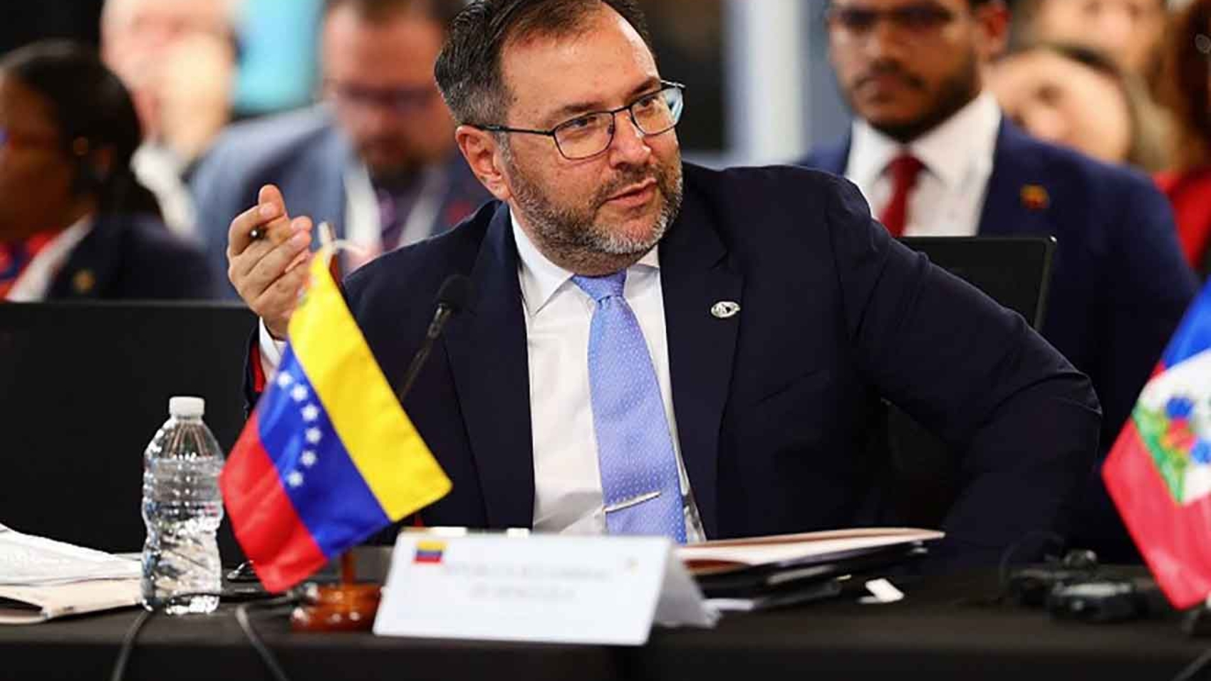 Canciller-Yvan-Gil