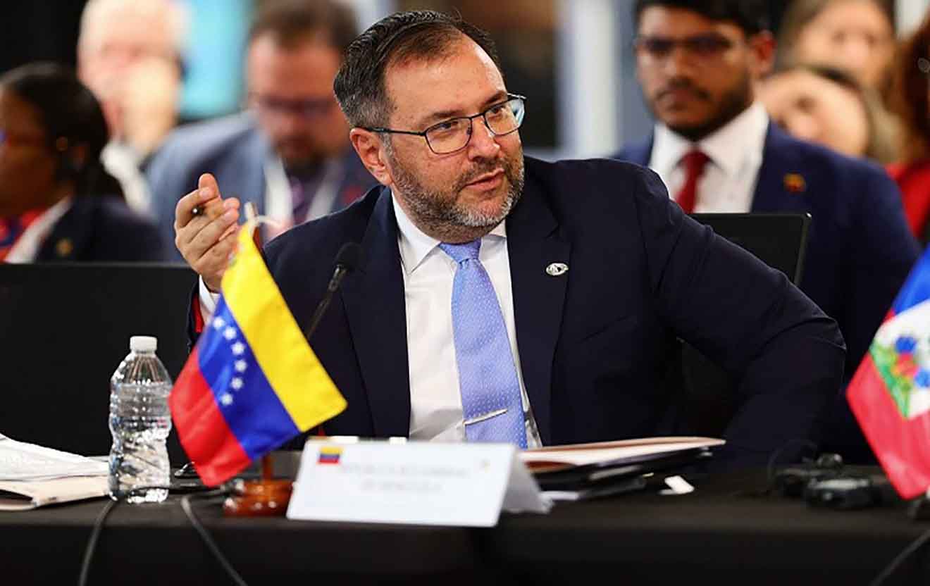 Canciller-Yvan-Gil