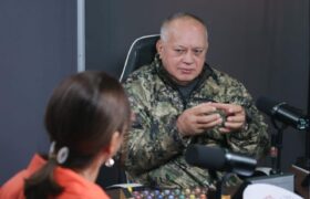 Ministro Cabello denuncia robo de niños de migrantes venezolanos por parte de EEUU