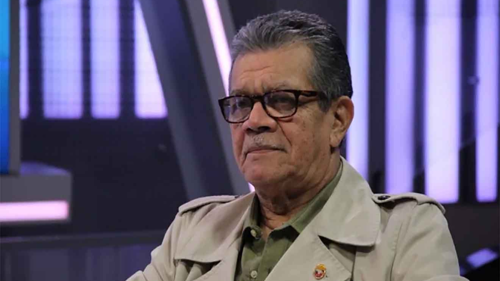 EARLE copia