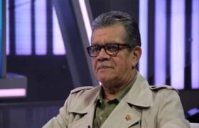 Presidente Maduro rindió honores al cronista y poeta Earle Herrera