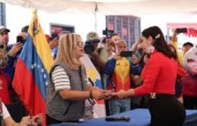 Candidata Joana Sánchez inscribió su candidatura para la gobernación de Aragua