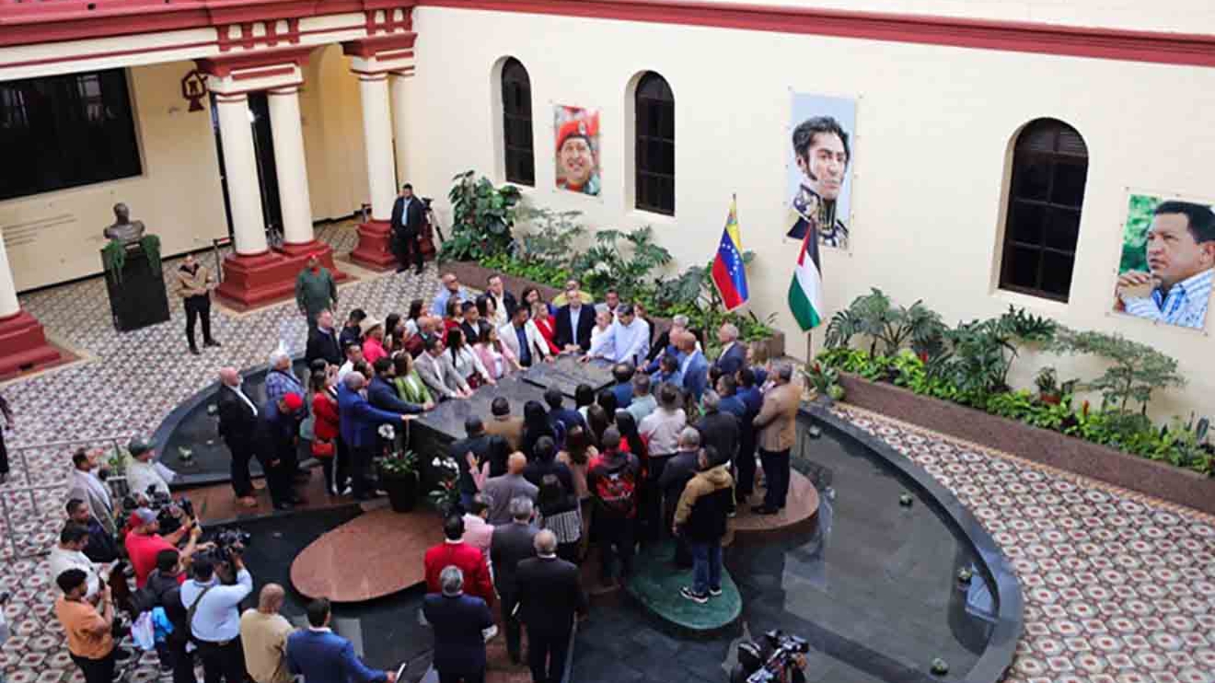 MADURO EN EL CUARTEL DE LA MAONTAÑA -GPP