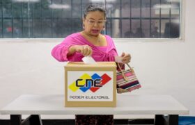 Ministro Ñáñez destaca papel de los medios comunitarios en II Consulta Popular Nacional