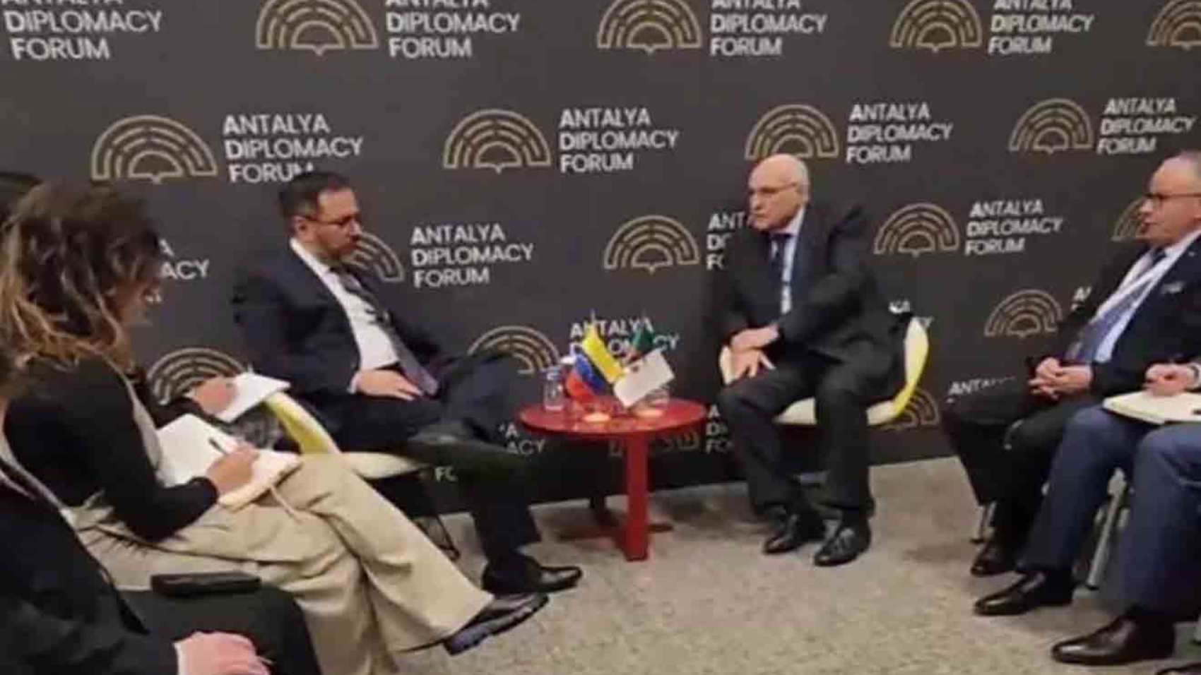 Venezuela y Argelia examinan relación estratégica bilateral