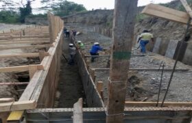 Gobernación construye muro de concreto armado y limpia el cauce del Río Yaracuy