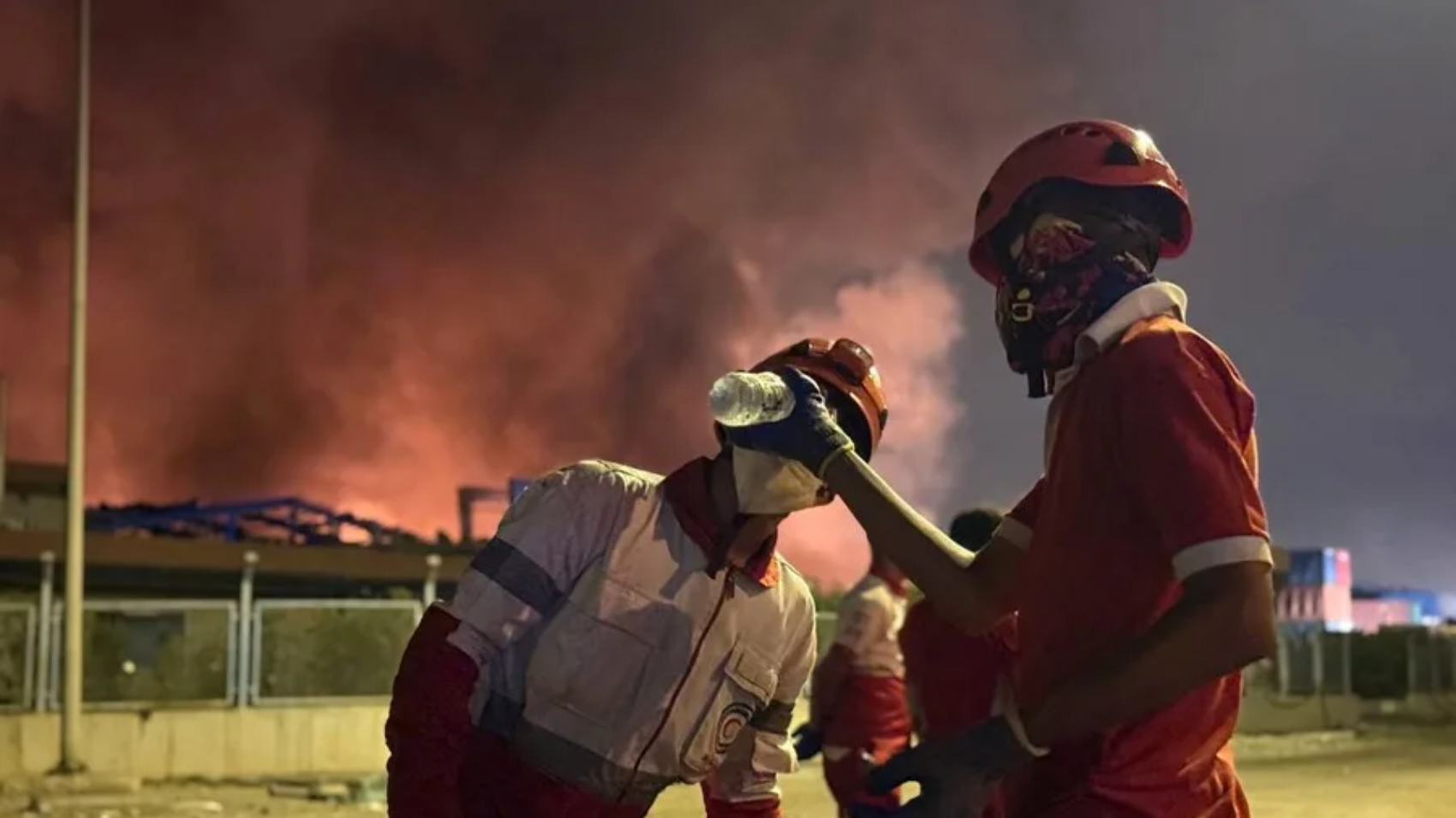 explosion-puerto-iran-1