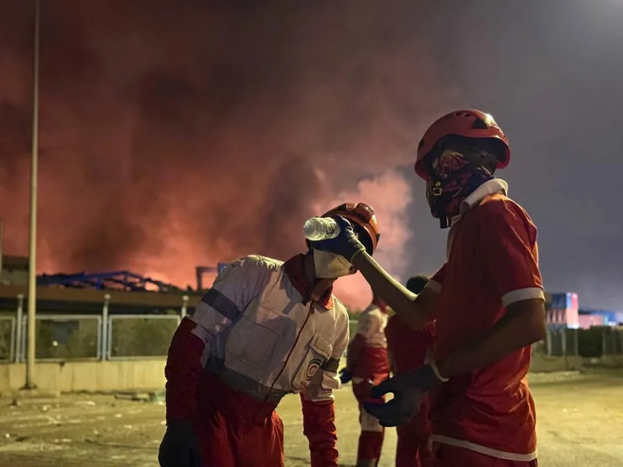 explosion-puerto-iran-1