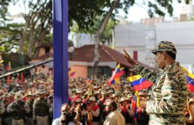Cuerpos de combatientes y Milicia marchan el 1° de mayo para celebrar día de la Clase Obrera