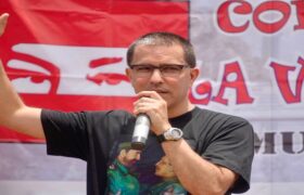 Arreaza insta a “batir récord de asistencia” en las elecciones del 27-A