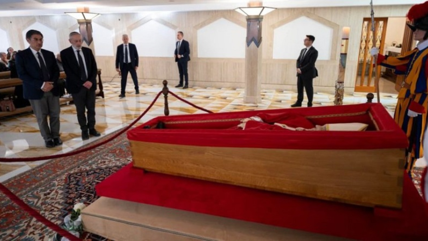 unos-200-mil-fieles-asistiran-al-funeral-del-papa-francisco-laverdaddemonagas.com-la-verdad-de-monagas-2025-04-23t101450.969-860x484-1