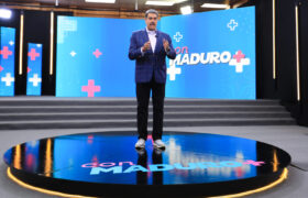 Presidente Maduro: «El cura del pueblo que llegó a papa»