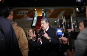 Presidente Maduro a su llegada a Rusia: Venimos a traer el saludo siempre, firme, valiente y solidario del pueblo venezolano