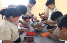 Taller intensivo sobre bombonería artesanal cautivó a estudiantes de Amazonas