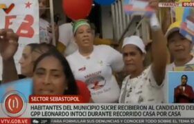 Pueblo revolucionario acompaña en un casa a casa a candidatos del GPP Simón Bolívar