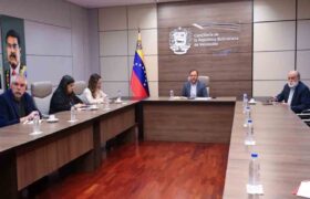 Canciller Yván Gil coordina labor diplomática con jefes de misión de Venezuela en el mundo