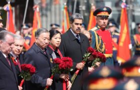 Líderes mundiales rinden tributo al Soldado Desconocido en el Kremlin