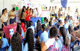 Caravana de la Química lleva experimentos científicos a jóvenes de El Toco en Carabobo
