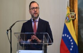 Canciller Gil calificó de «patética» la recompensa que ofrece EE.UU. por el presidente Maduro