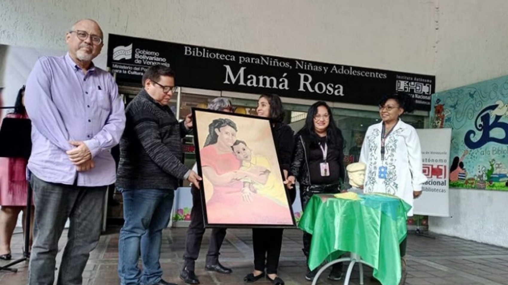 biblioteca mama Rosa