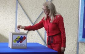 Alta participación en comicios del 25 de mayo, destacó Cilia Flores