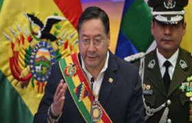 Luis Arce declina su candidatura presidencial para elecciones del 17-A