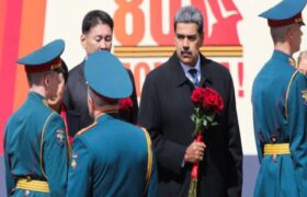 Presidente Maduro es despedido con aplausos desde la Plaza Roja de Moscú