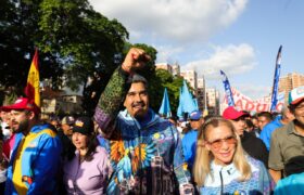 Cilia Flores llama a votar «por la paz, la estabilidad, y en contra del fascismo»