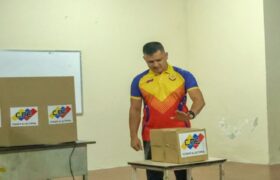 Más de 100 figuras políticas buscan asumir el liderazgo regional en los 24 estados del país