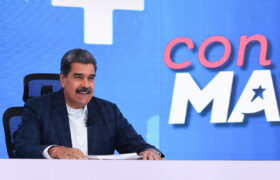 Presidente Maduro: A Venezuela no la gobiernan las licencias