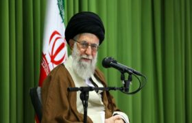Líder supremo de Irán: EEUU debe entender que el país no se rendirá