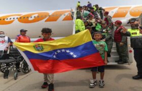 Cabello condena deportaciones de EE. UU. y reafirma compromiso con la repatriación de venezolanos