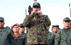 Pueblo venezolano rinde homenaje al Ejército Bolivariano
