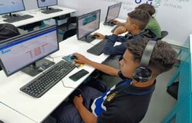 Jóvenes venezolanos se capacitan en nuevas tecnologías