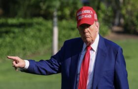 «¡Los estoy vigilando!»: Trump pide no subir los precios del petróleo