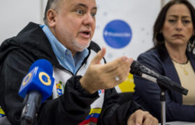 Defensoría del Pueblo de Venezuela pide unión mundial para liberar a presos en El Salvador