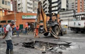 Gobierno atiende hundimiento en avenida Francisco Solano de Caracas